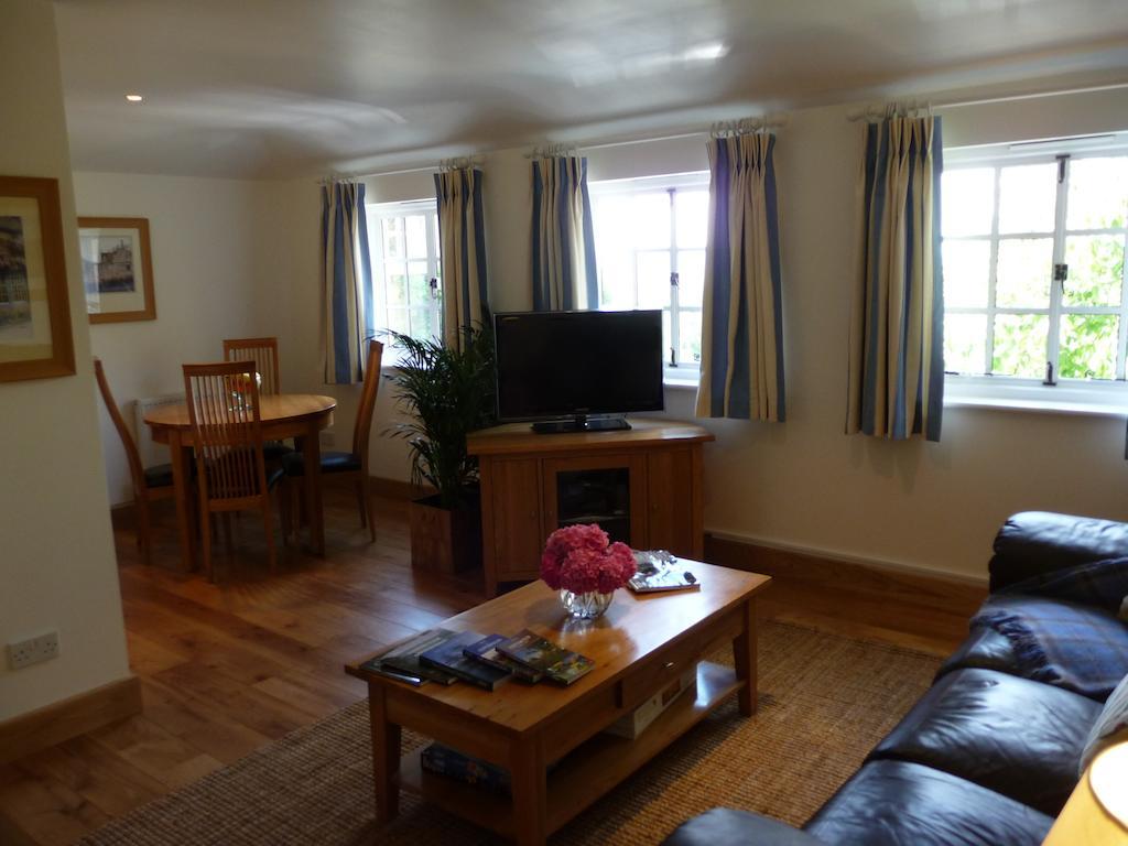 The Apartment At Hillside Lodge Broadway  Szoba fotó